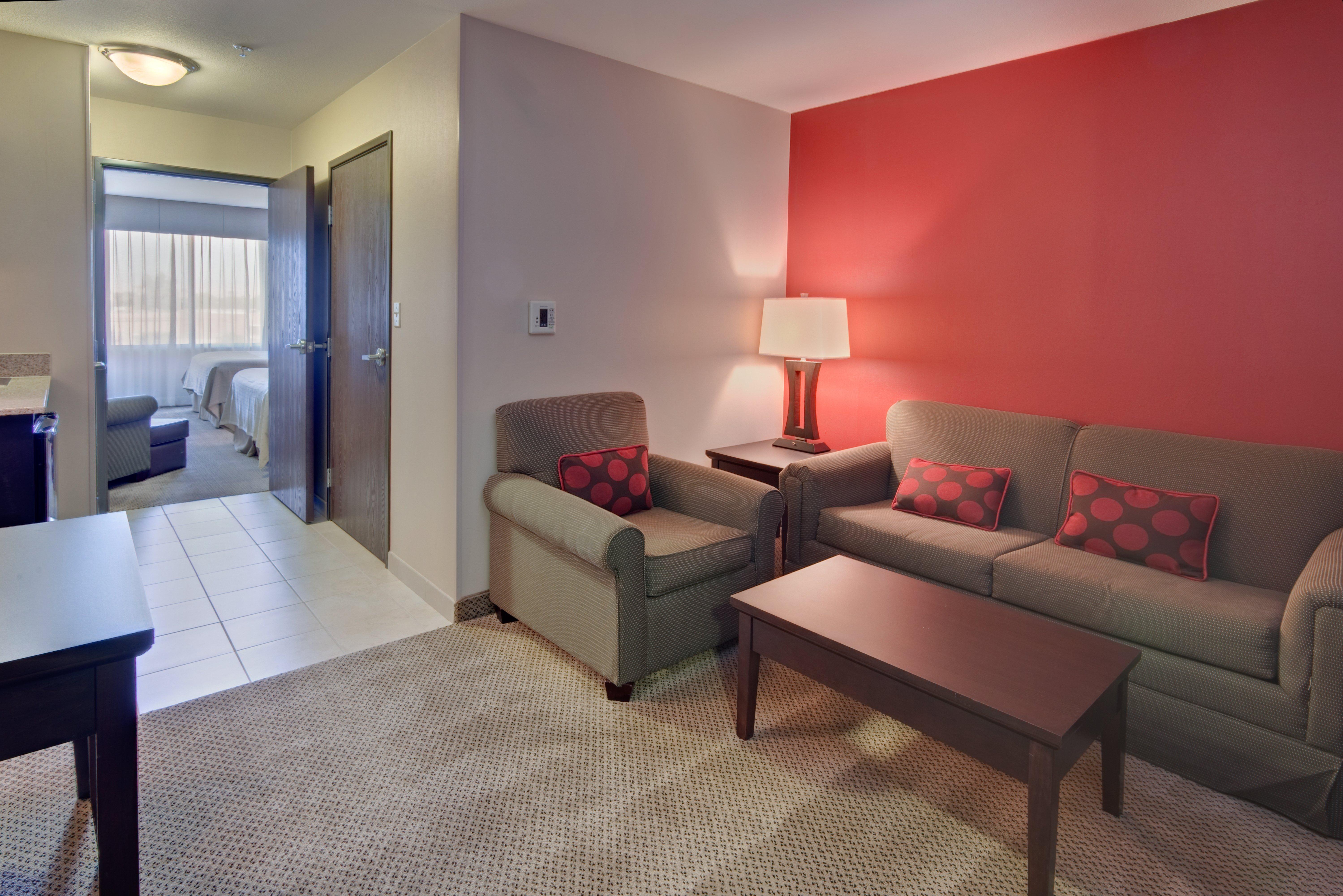 Holiday Inn & Suites Bakersfield By Ihg Exterior photo