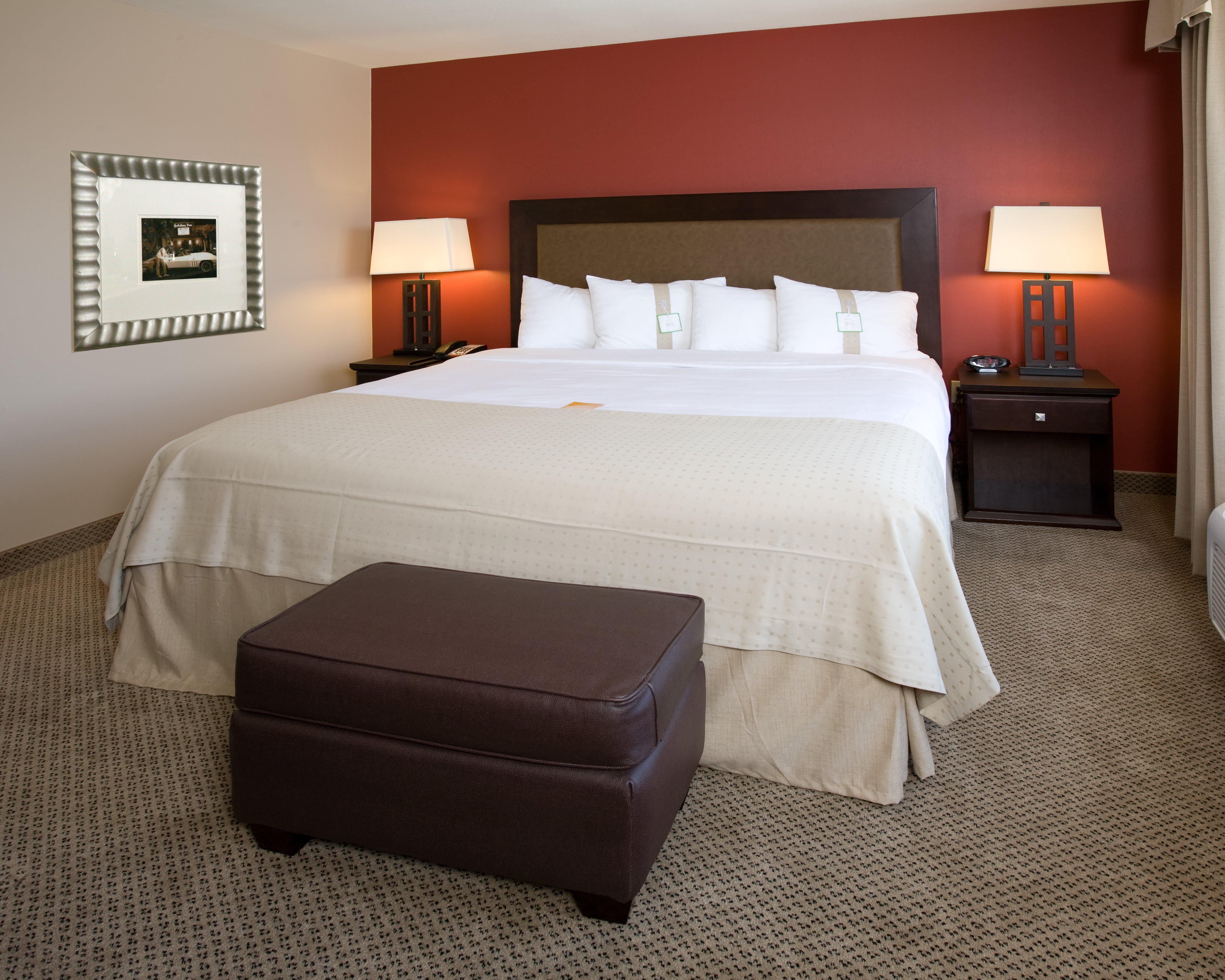 Holiday Inn & Suites Bakersfield By Ihg Room photo