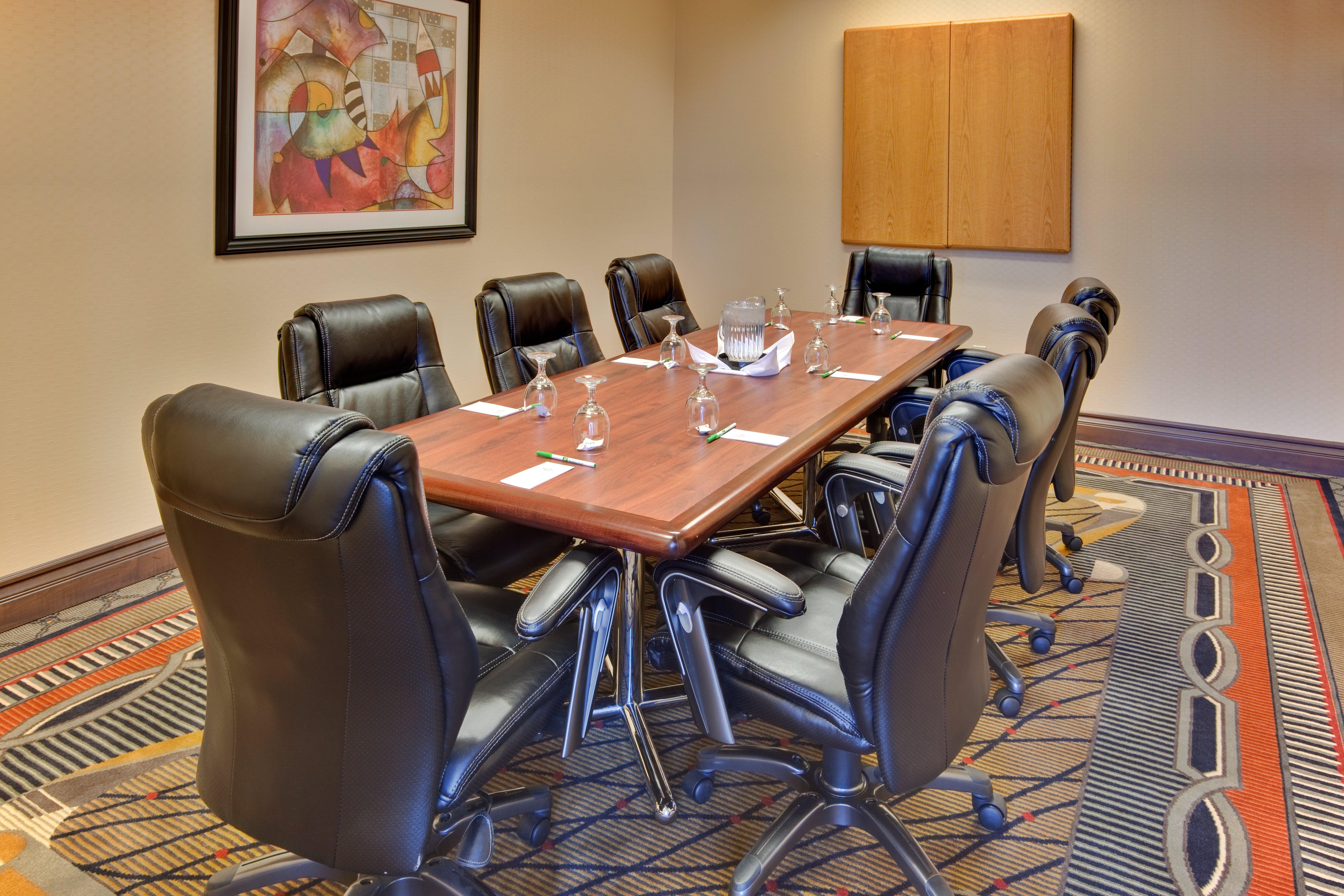 Holiday Inn & Suites Bakersfield By Ihg Exterior photo
