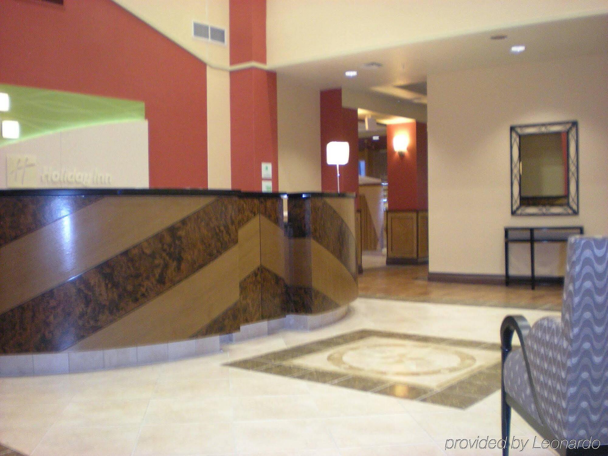 Holiday Inn & Suites Bakersfield By Ihg Exterior photo